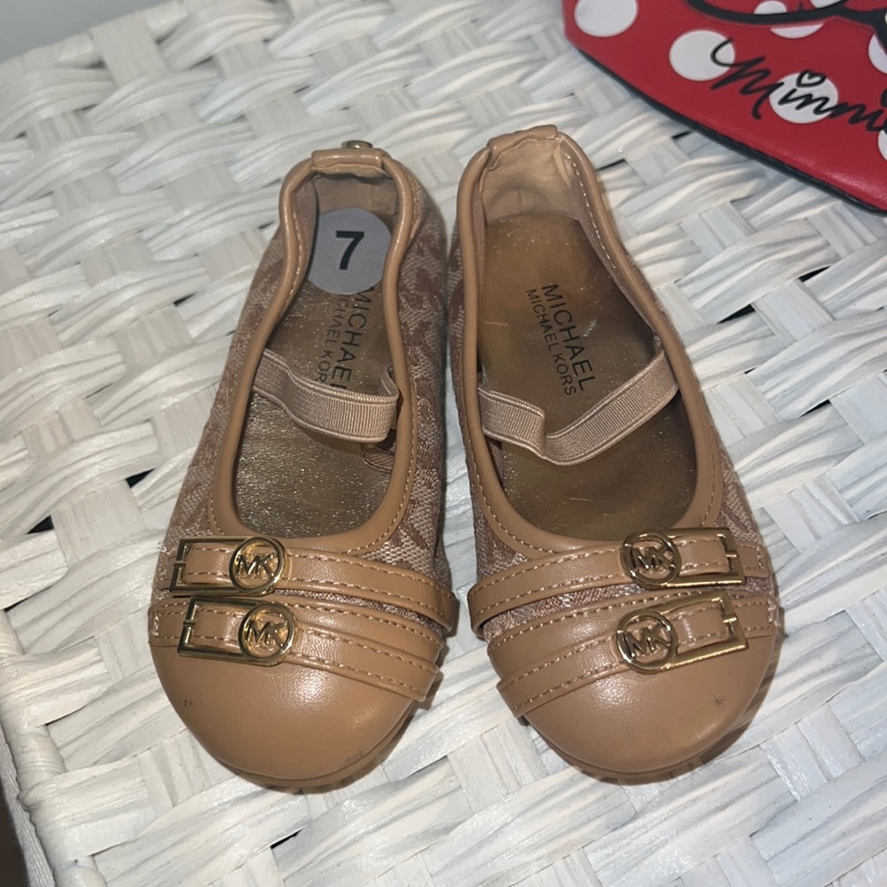 Michael Kors flats
